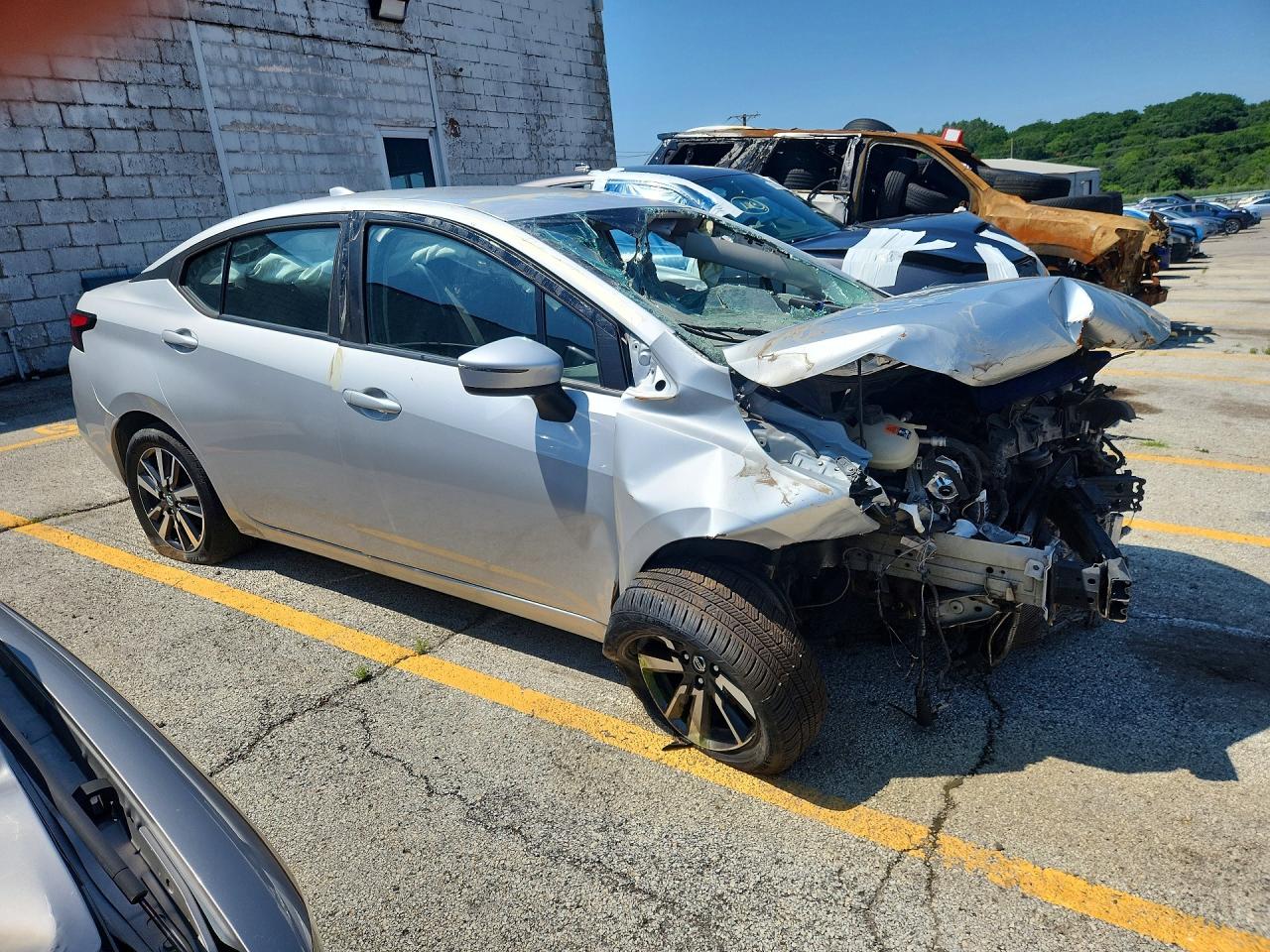 2021 NISSAN VERSA SV — снимка 4