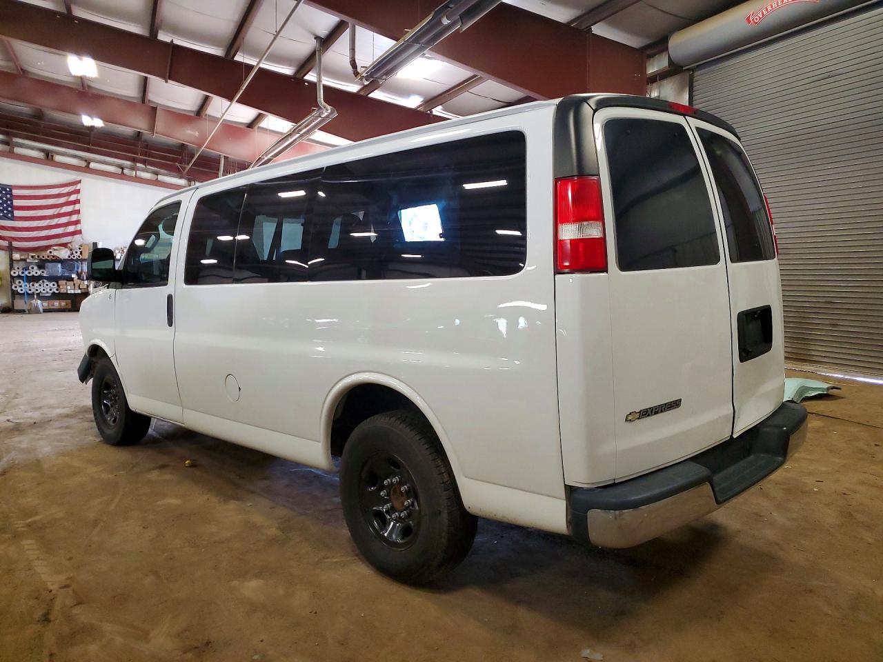 2019 CHEVROLET EXPRESS G2500 LT — снимка 2