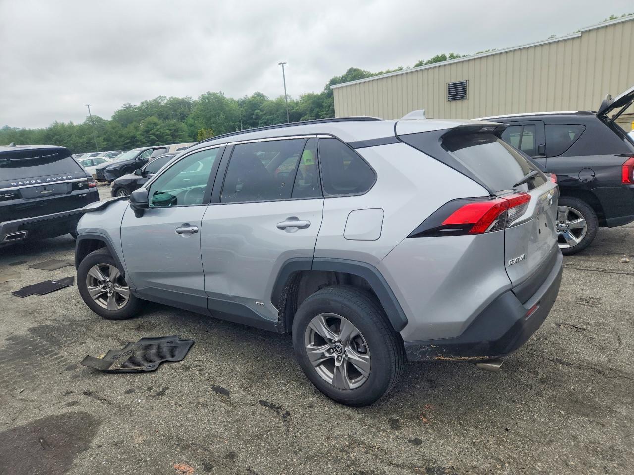 2024 TOYOTA RAV4 LE — снимка 2