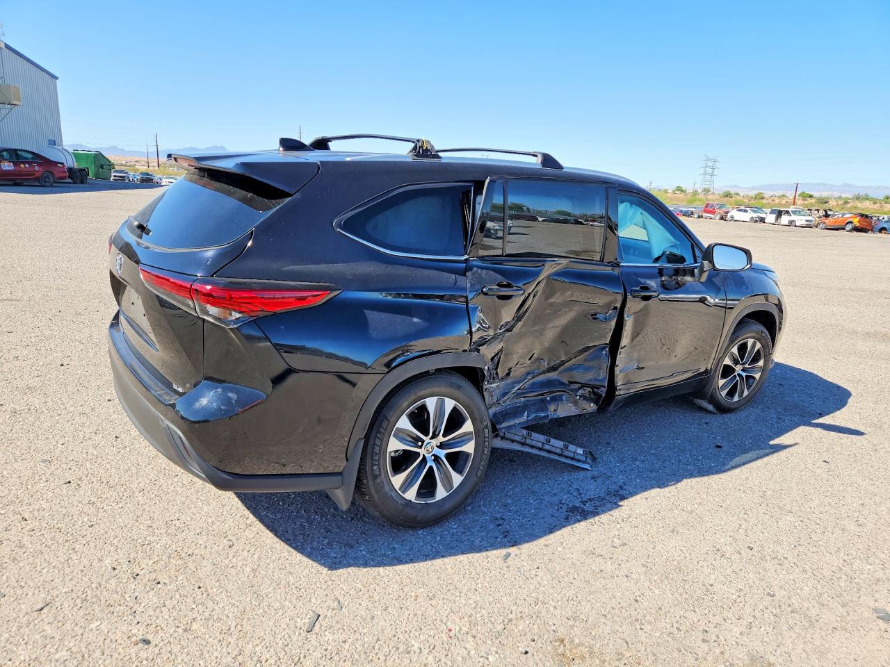 2022 TOYOTA HIGHLANDER XLE — снимка 3