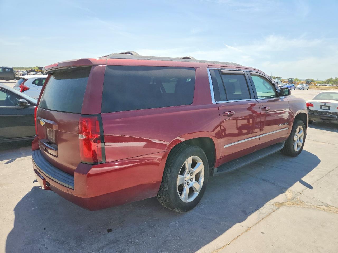 2017 CHEVROLET SUBURBAN C1500 LT — снимка 3