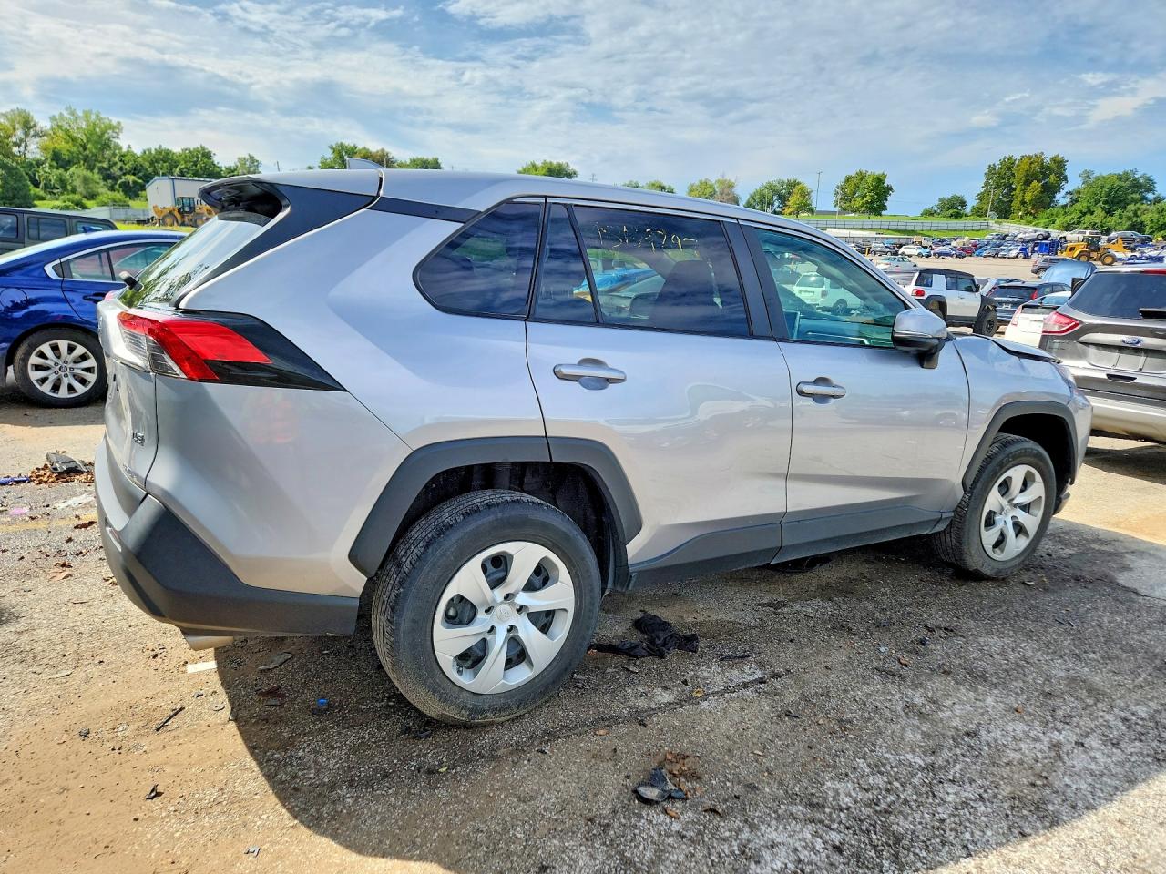 2023 TOYOTA RAV4 LE — снимка 3