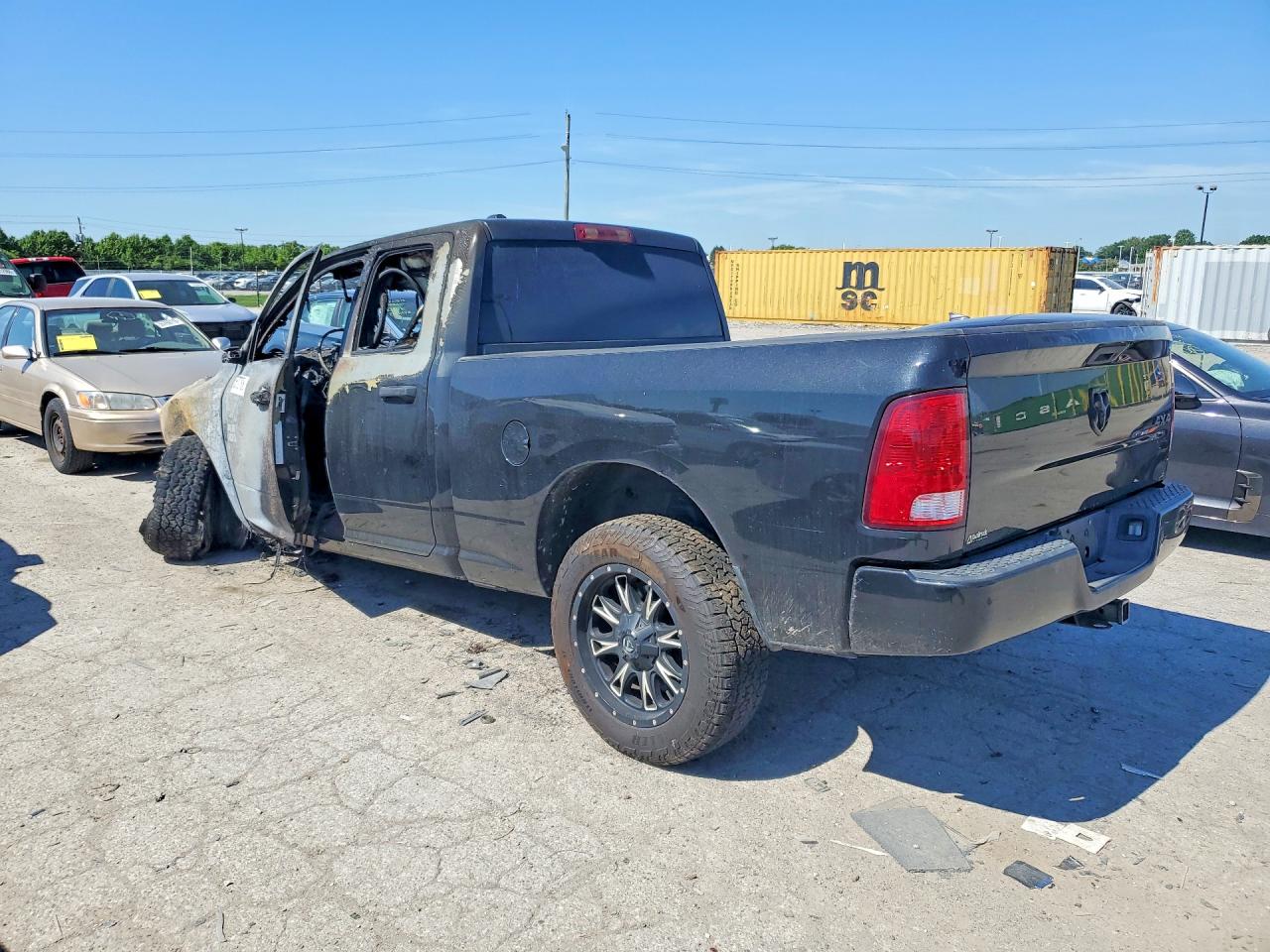 2015 RAM 1500 ST — снимка 2