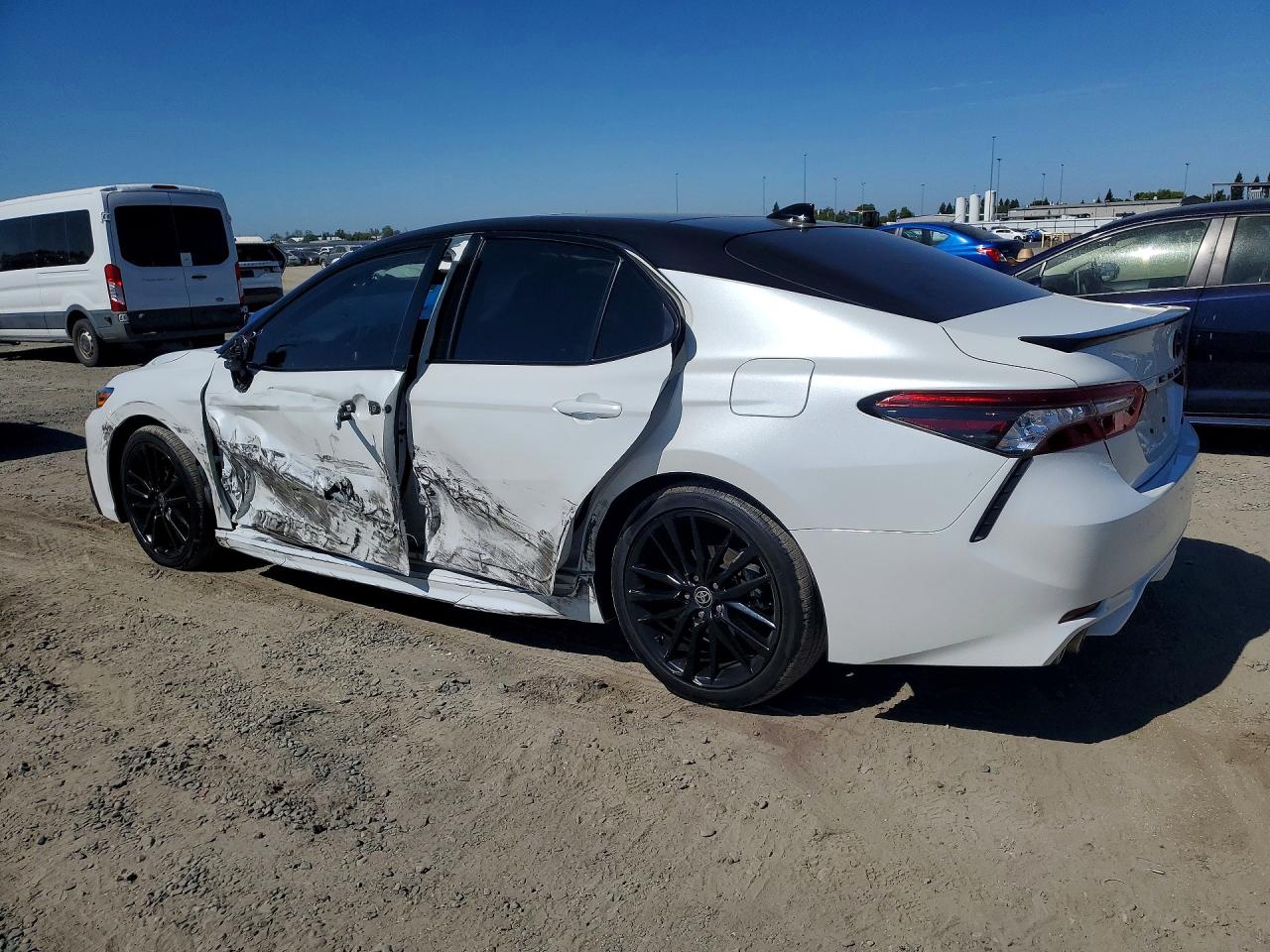 2024 TOYOTA CAMRY XSE — снимка 2