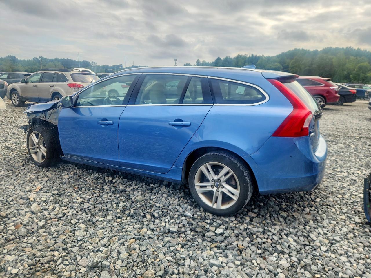 2015 VOLVO V60 PLATINUM — снимка 2