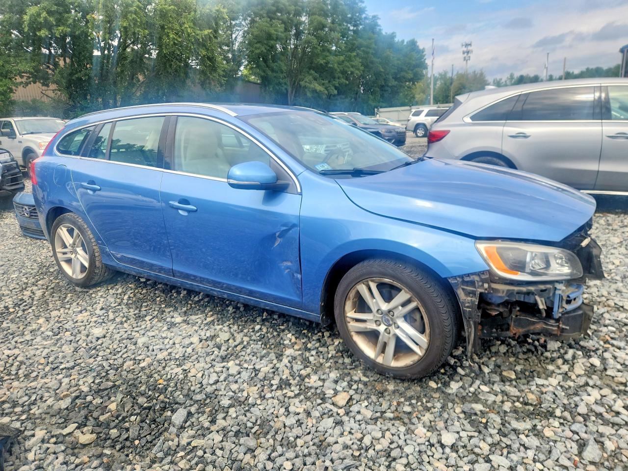 2015 VOLVO V60 PLATINUM — снимка 4