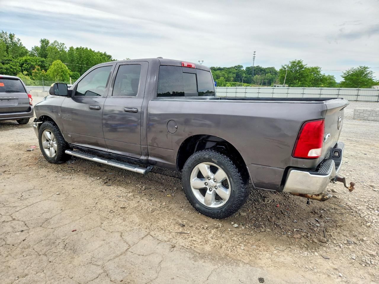 2016 RAM 1500 SLT — снимка 2