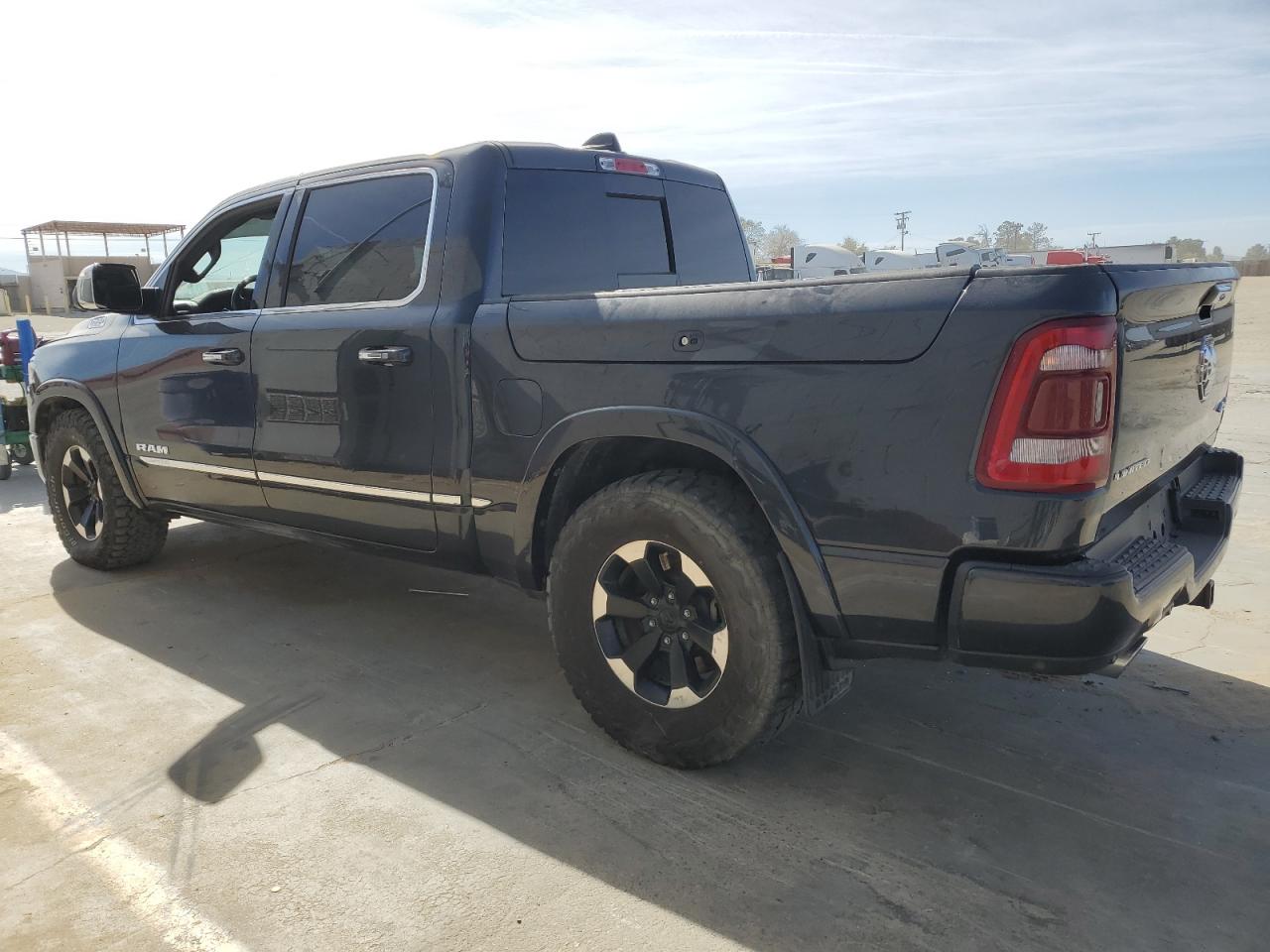 2020 RAM 1500 LIMITED — снимка 2