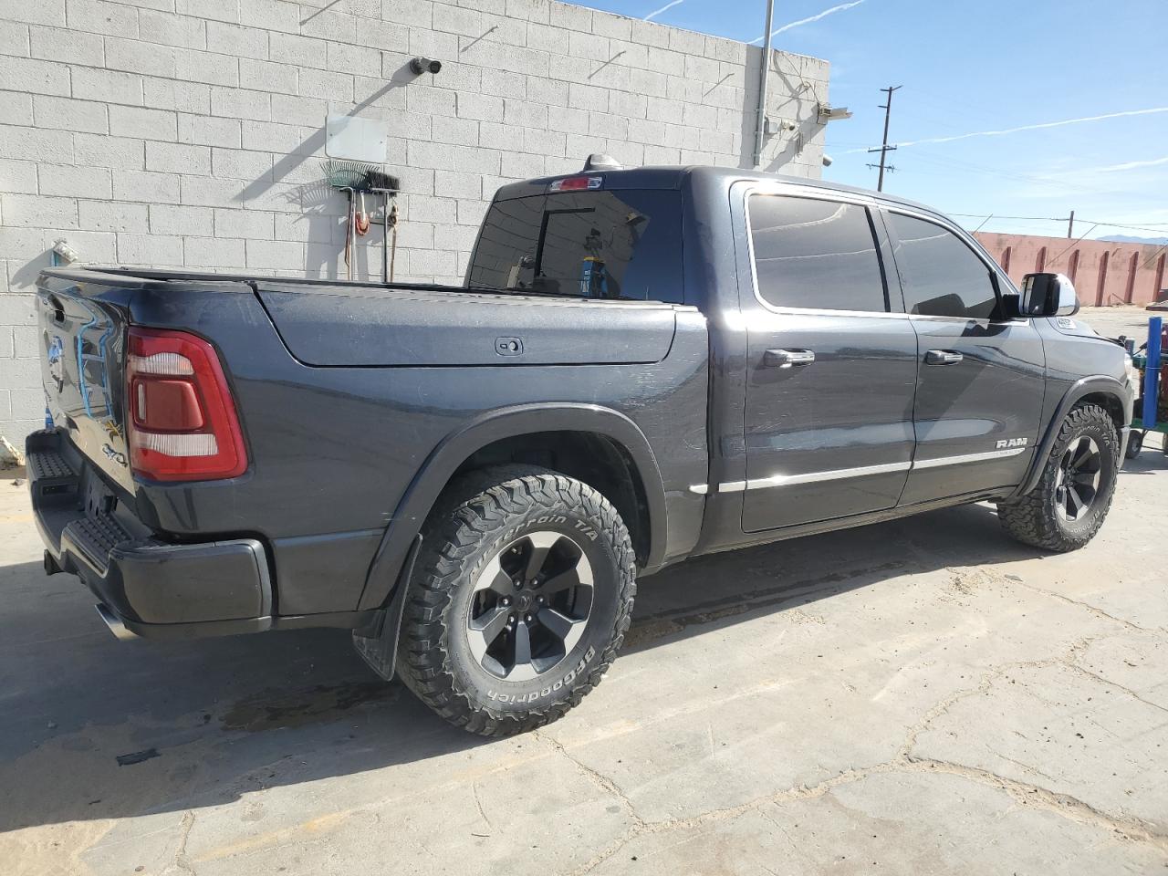 2020 RAM 1500 LIMITED — снимка 3