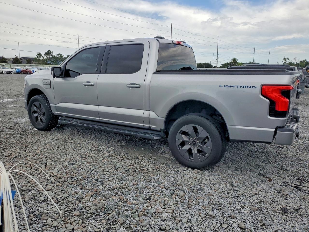2023 FORD F150 LIGHTNING PRO — снимка 2