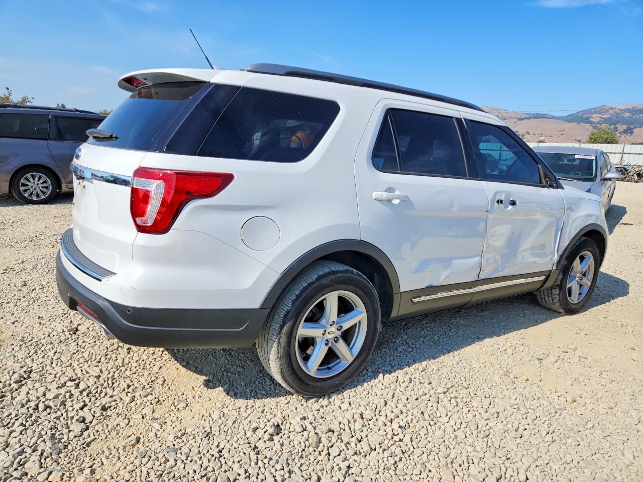 2018 FORD EXPLORER XLT — снимка 3