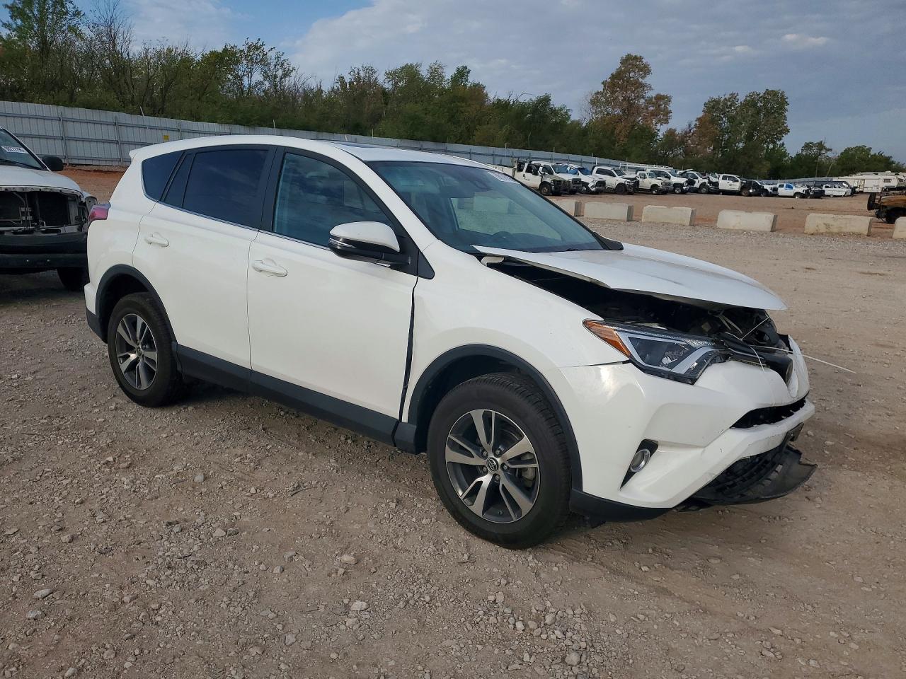 2018 TOYOTA RAV4 XLE — снимка 4