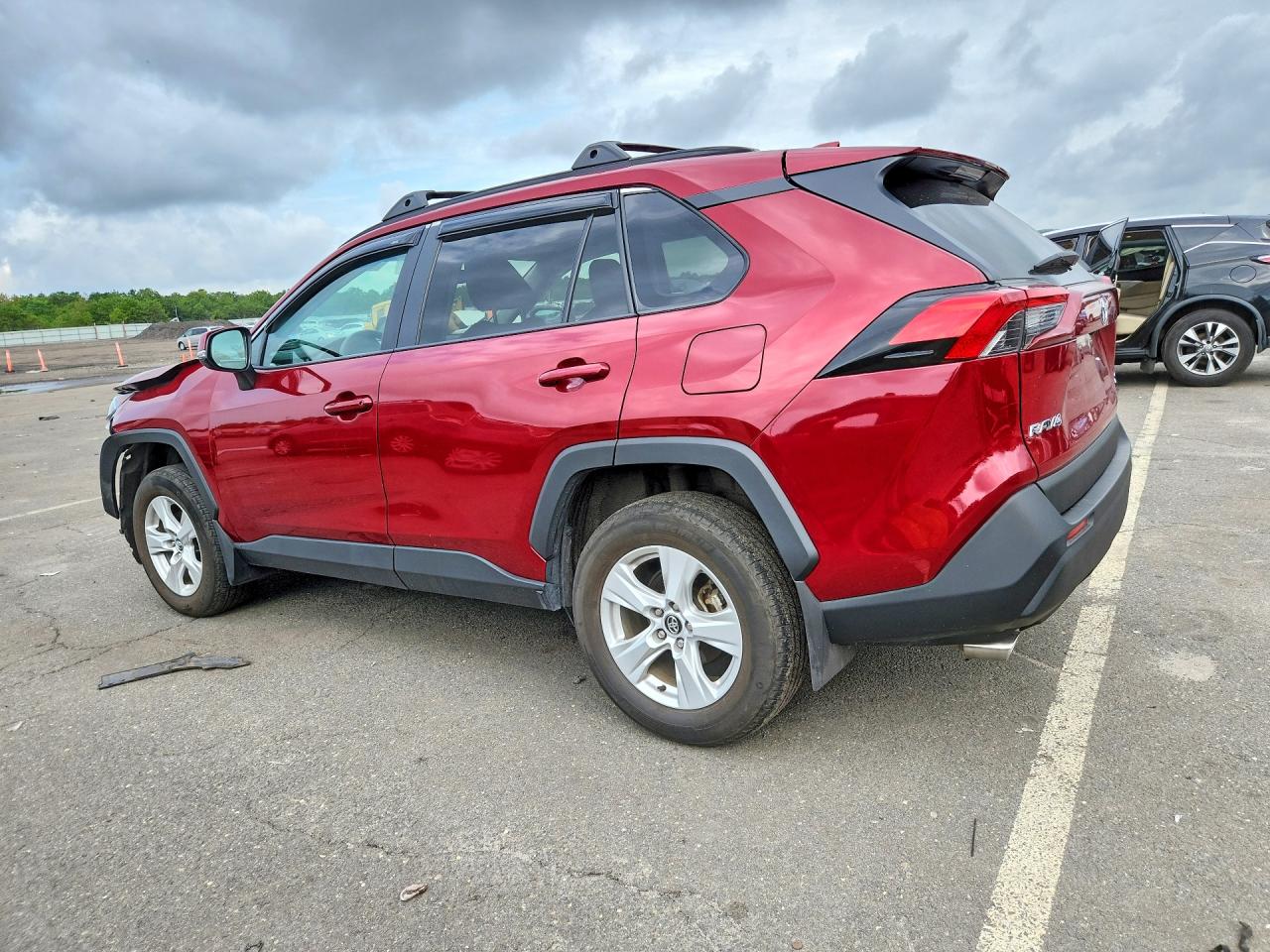 2020 TOYOTA RAV4 XLE — снимка 2