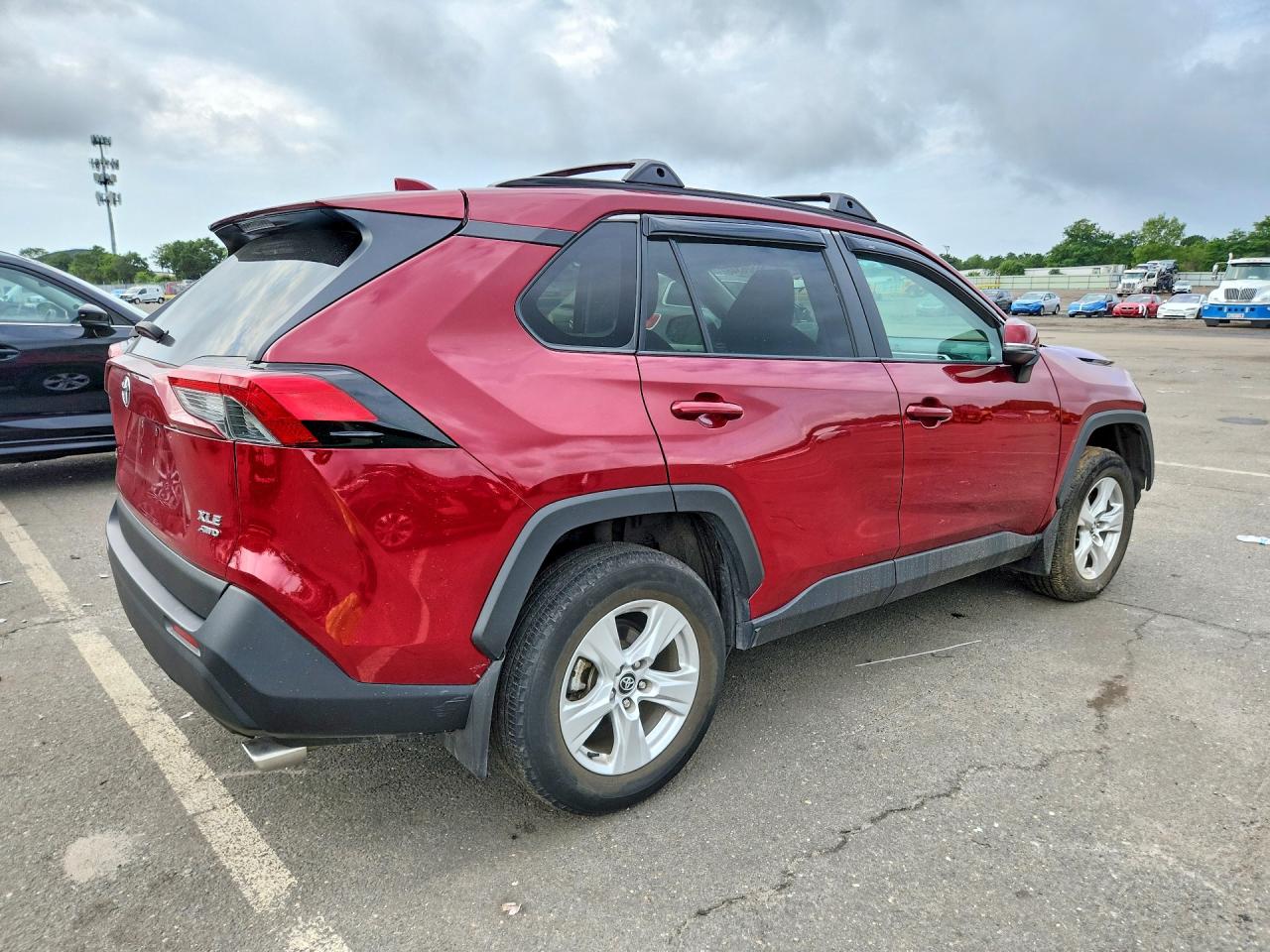 2020 TOYOTA RAV4 XLE — снимка 3