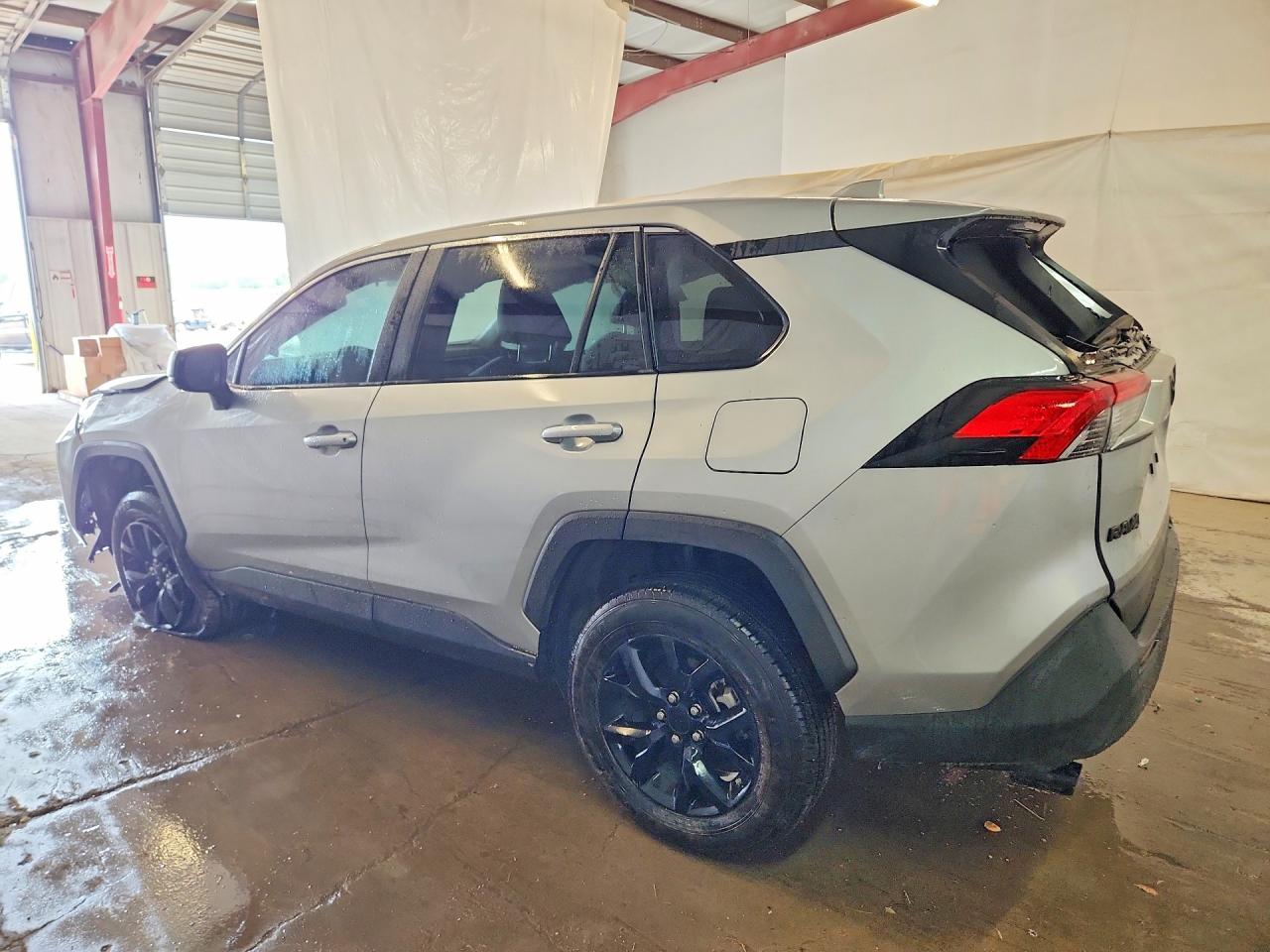 2025 TOYOTA RAV4 LE — снимка 2