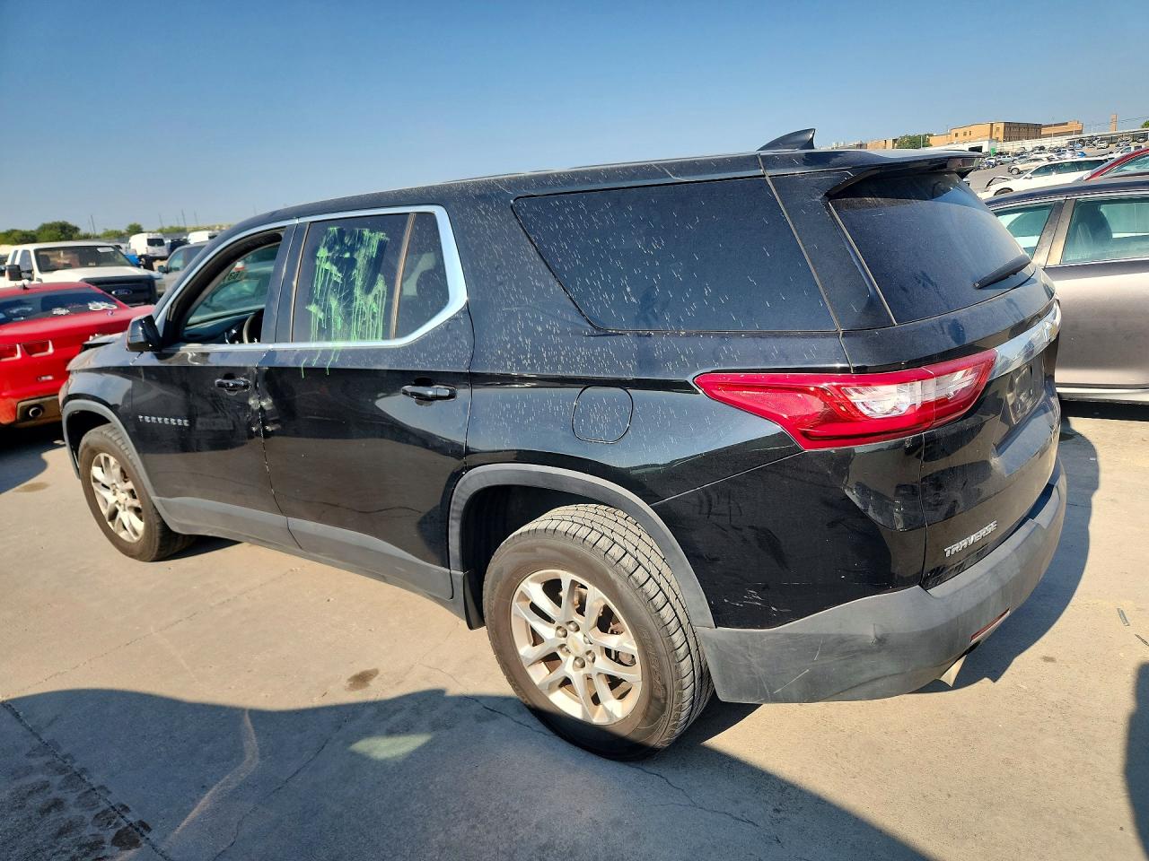 2019 CHEVROLET TRAVERSE LS — снимка 2