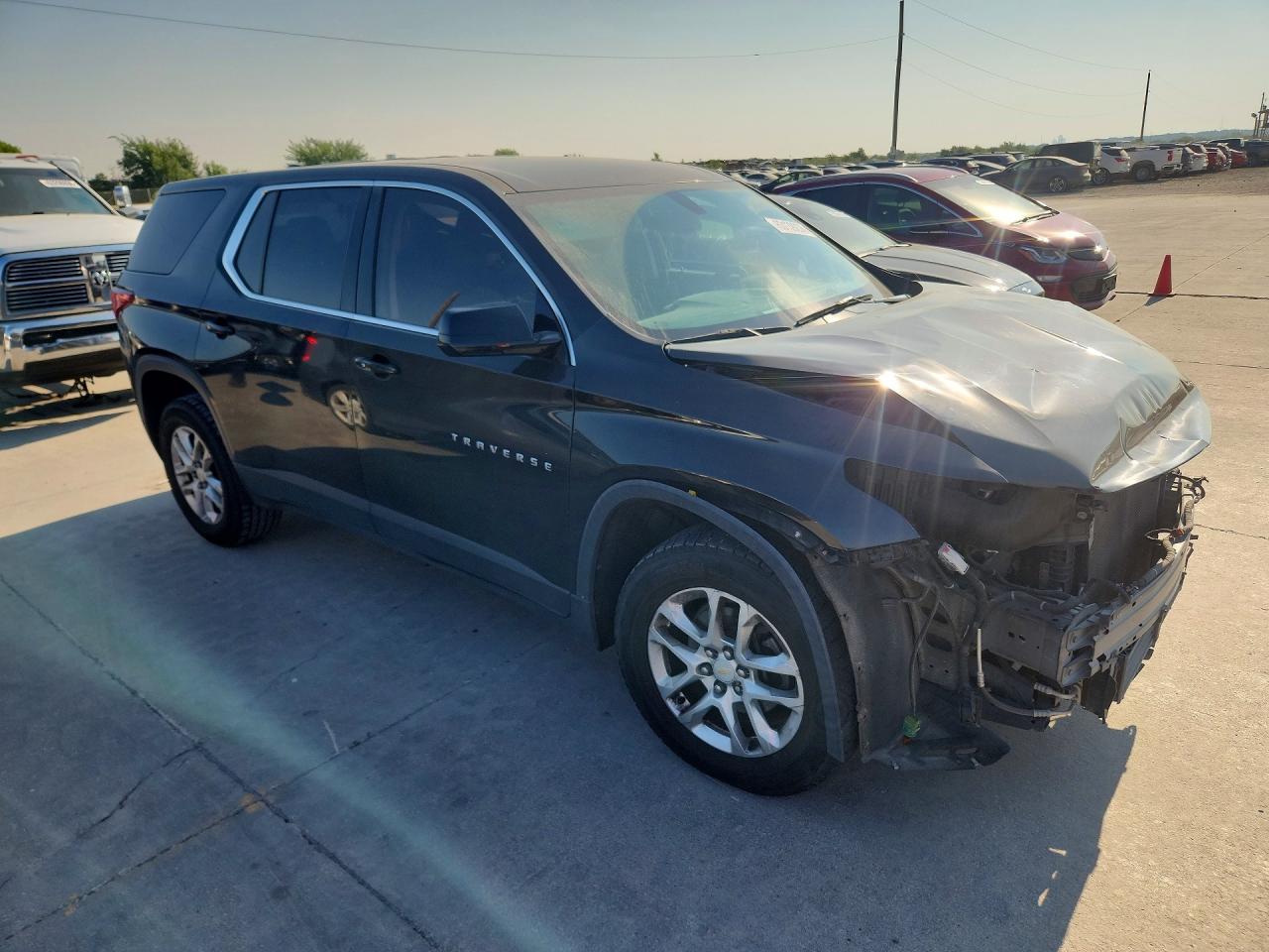 2019 CHEVROLET TRAVERSE LS — снимка 4
