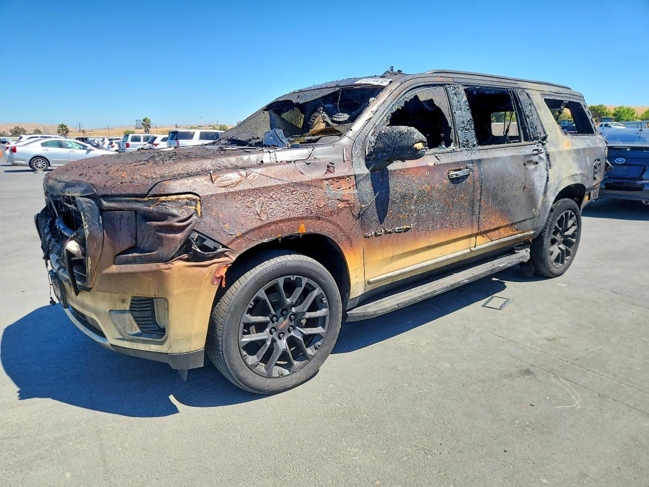 2023 GMC YUKON XL K1500 SLT
