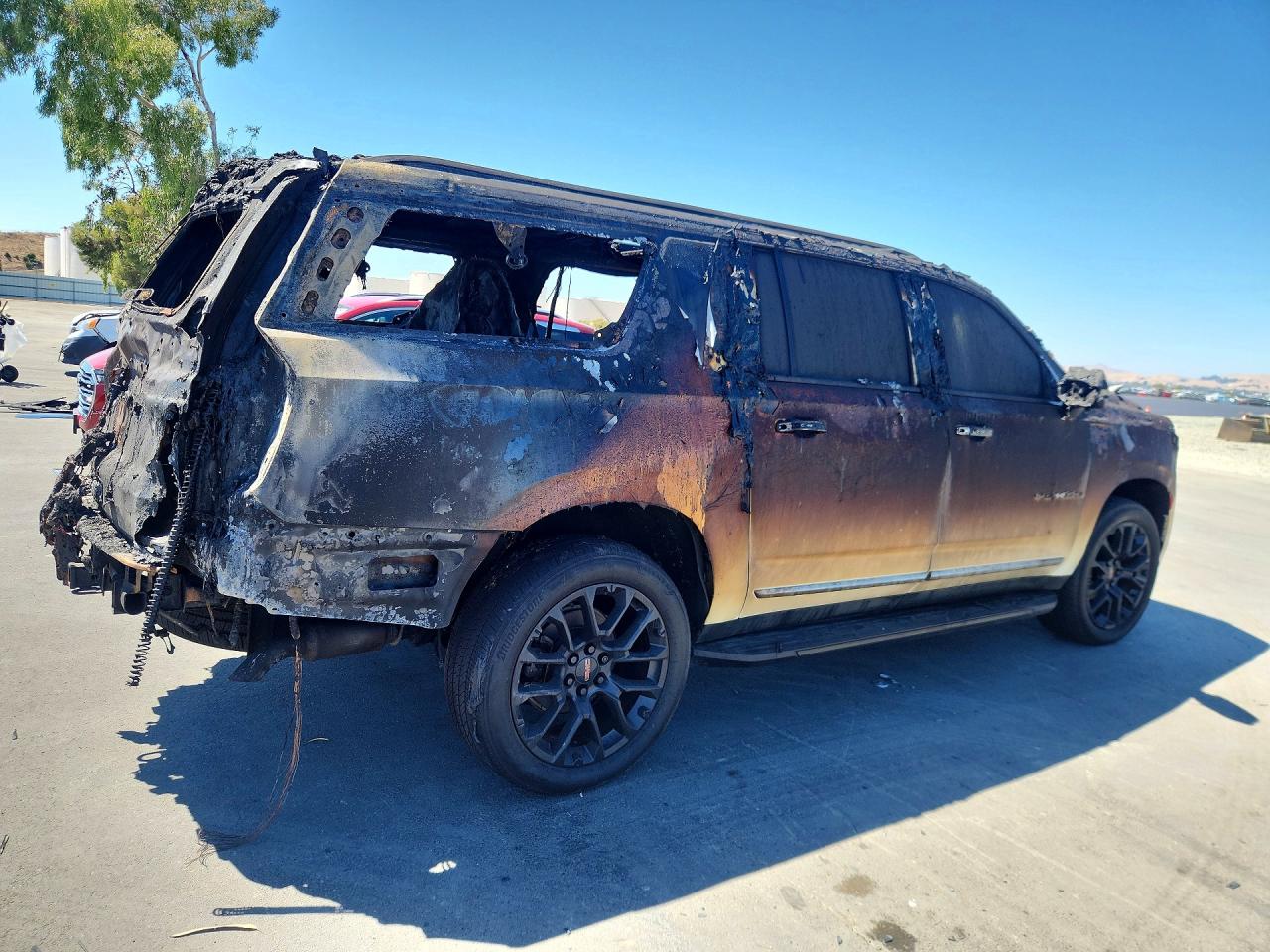 2023 GMC YUKON XL K1500 SLT — снимка 3