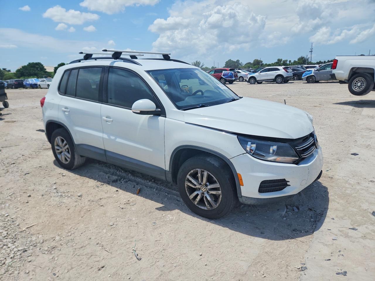 2015 VOLKSWAGEN TIGUAN S — снимка 4