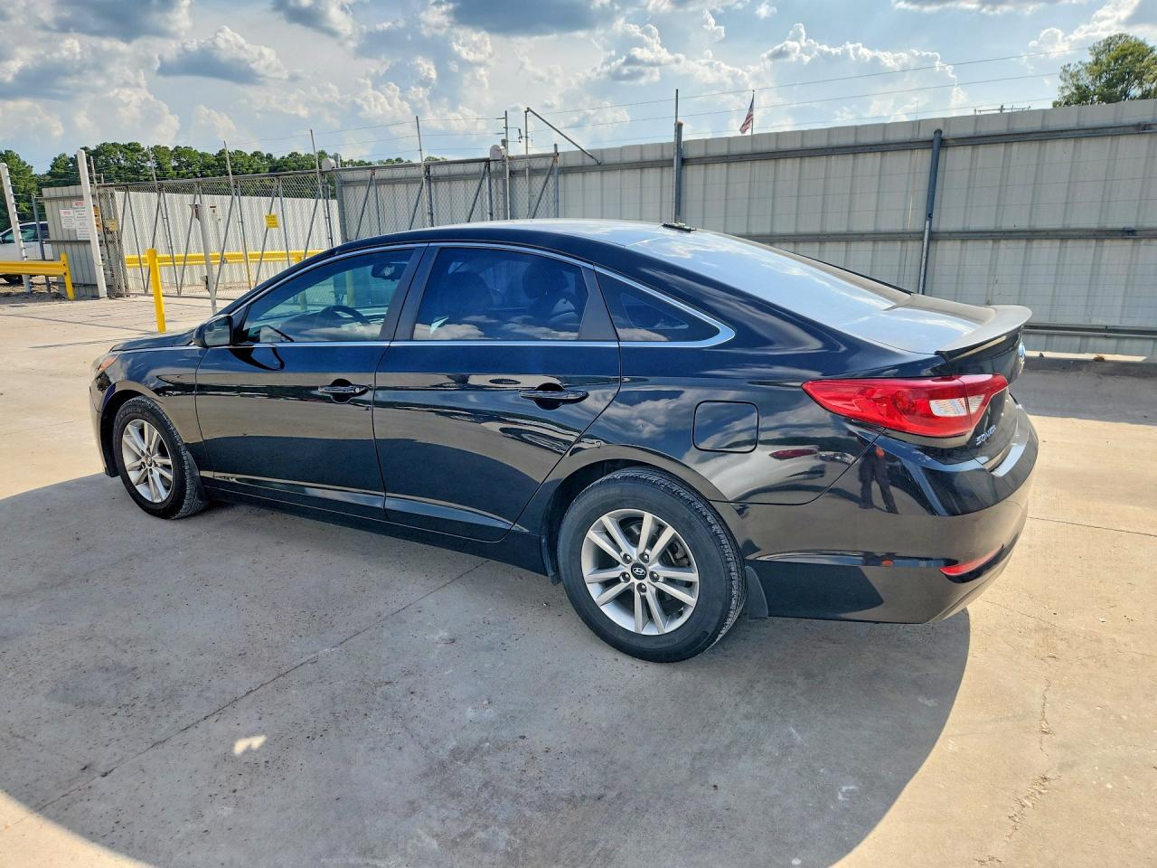 2015 HYUNDAI SONATA SE — снимка 2