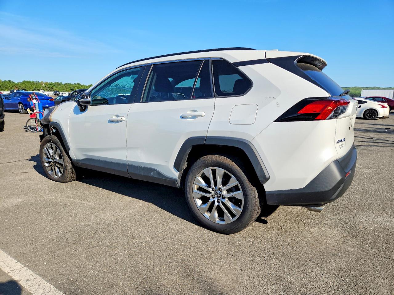 2023 TOYOTA RAV4 XLE PREMIUM — снимка 2