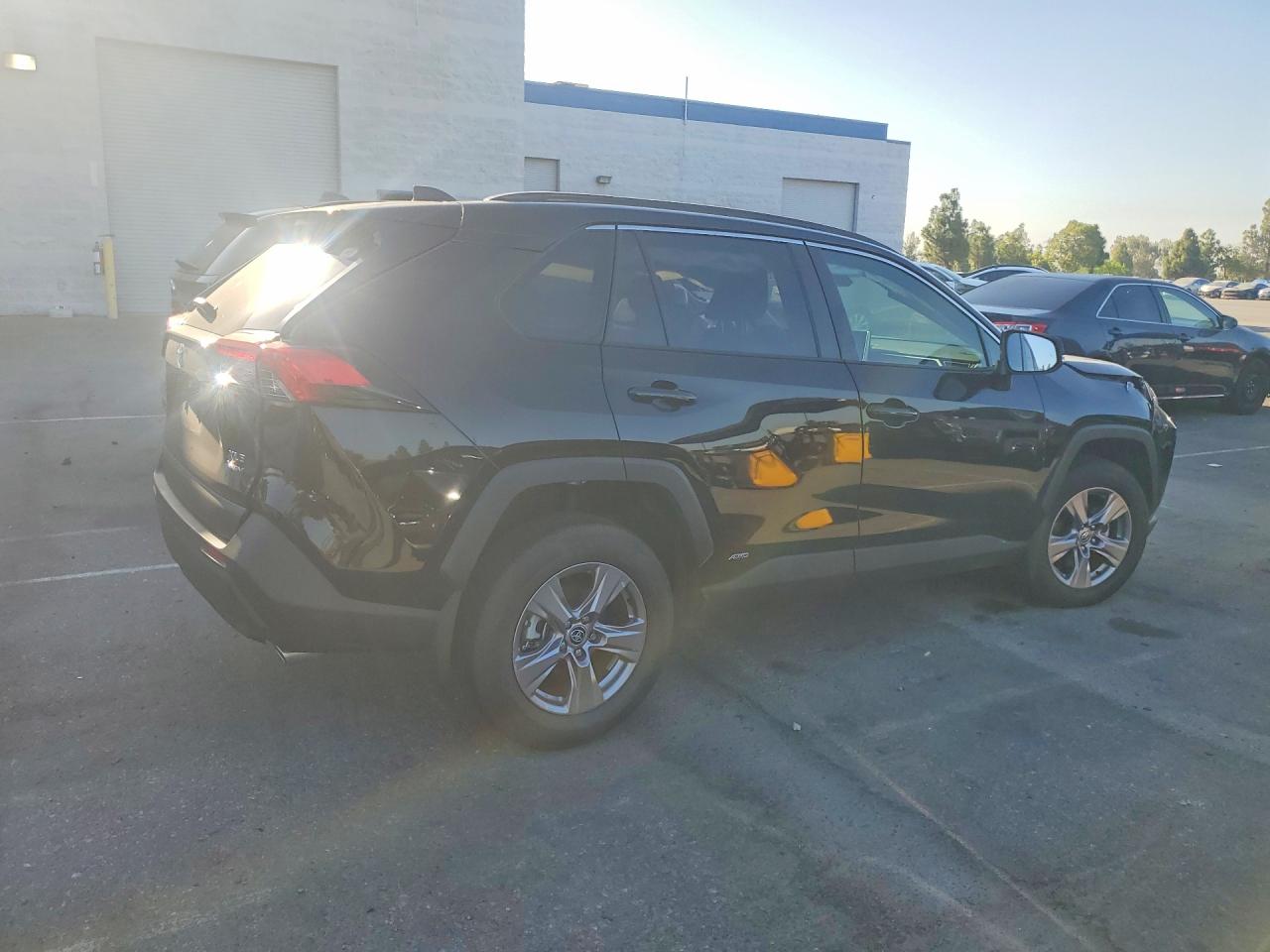 2025 TOYOTA RAV4 HYBRID XLE — снимка 3