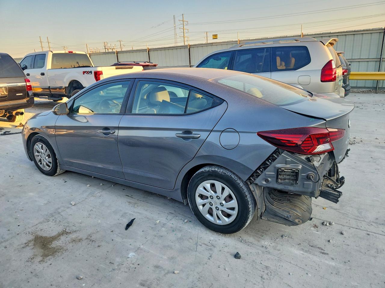 2019 HYUNDAI ELANTRA SE — снимка 2