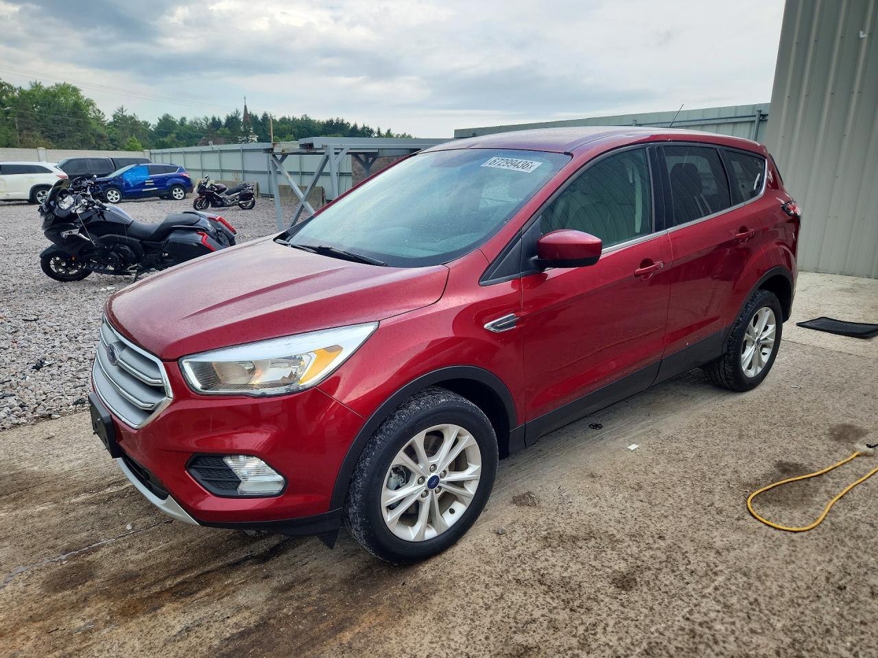 2017 FORD ESCAPE SE