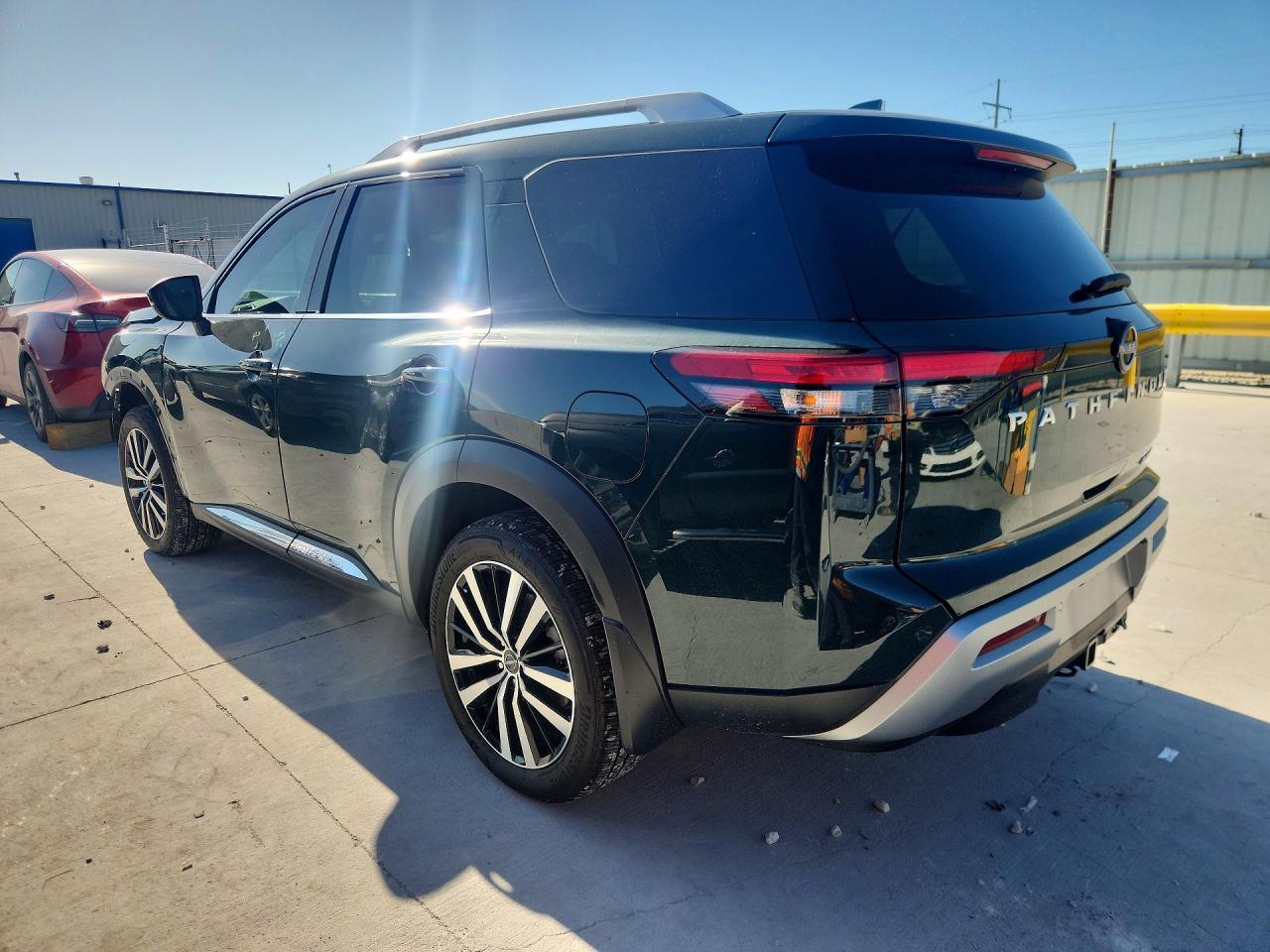 2025 NISSAN PATHFINDER PLATINUM — снимка 2