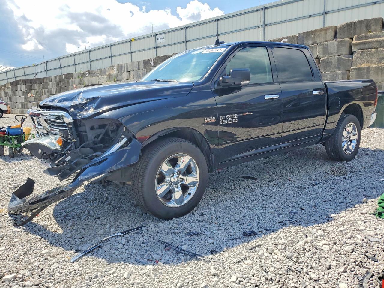 2016 RAM 1500 SLT