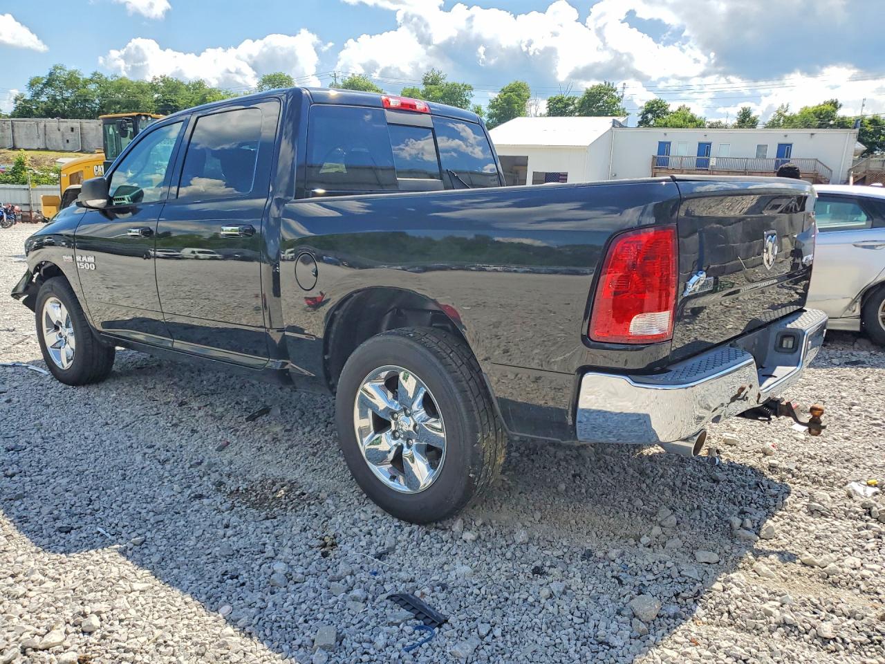 2016 RAM 1500 SLT — снимка 2