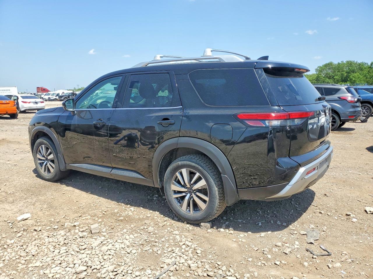 2024 NISSAN PATHFINDER SL — снимка 2
