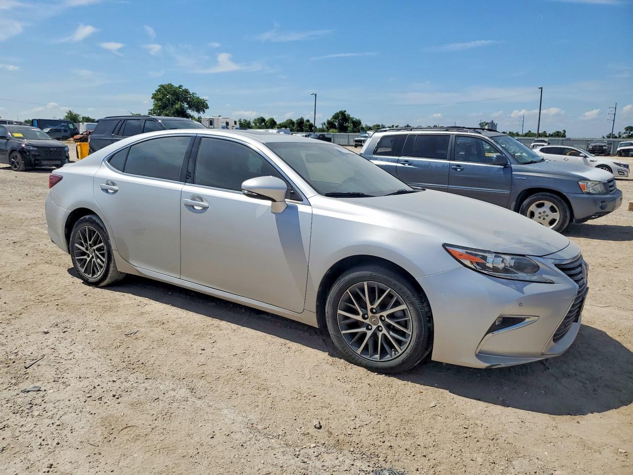 2017 LEXUS ES 350 — снимка 4
