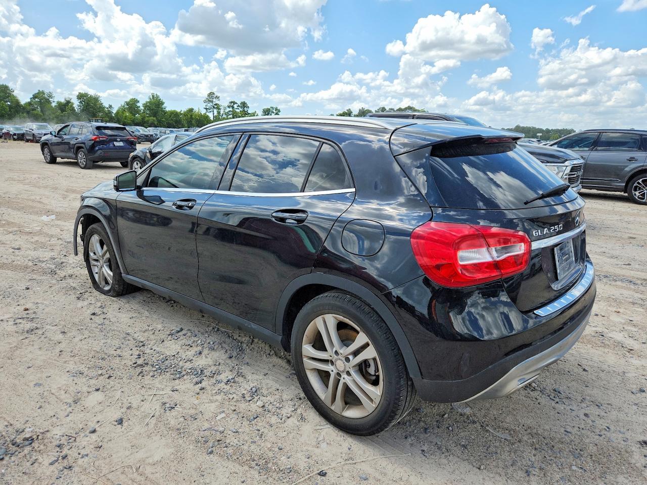 2015 MERCEDES-BENZ GLA 250 4MATIC — снимка 2