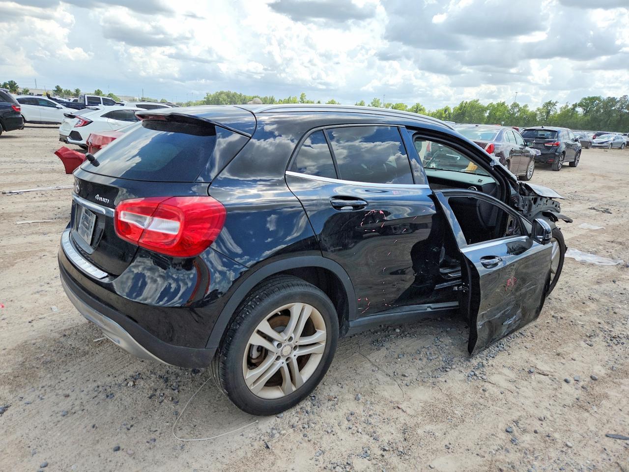 2015 MERCEDES-BENZ GLA 250 4MATIC — снимка 3