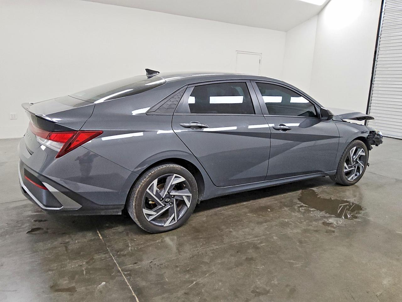 2025 HYUNDAI ELANTRA SEL SPORT — снимка 3