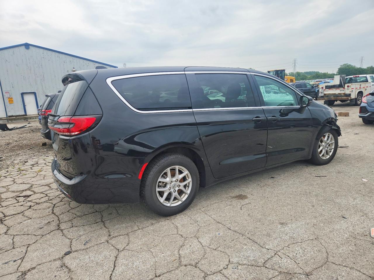 2024 CHRYSLER PACIFICA TOURING L — снимка 3