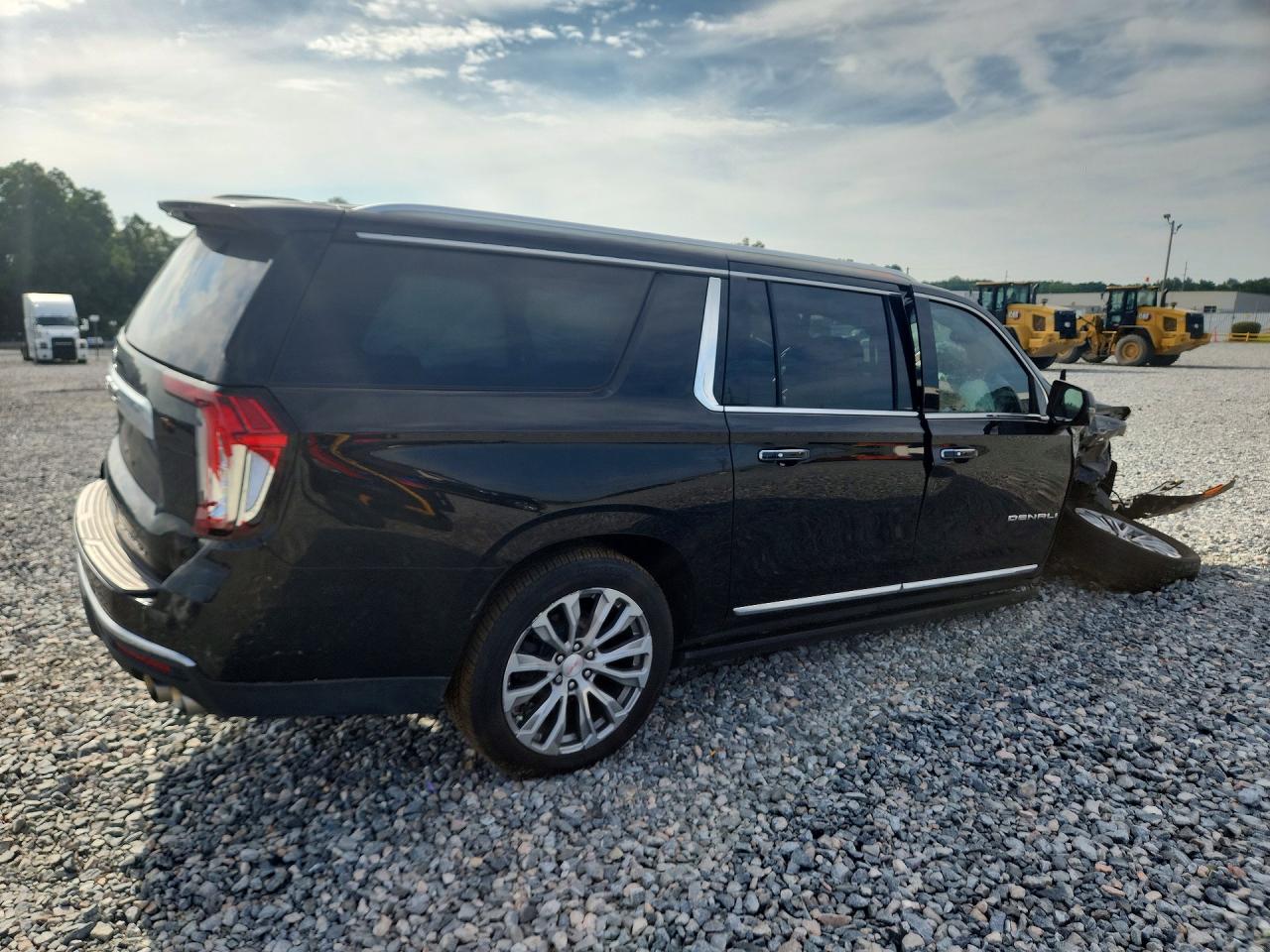 2022 GMC YUKON XL DENALI — снимка 3