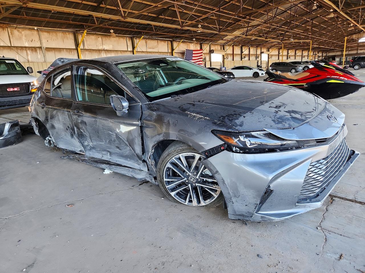2026 TOYOTA CAMRY XLE — снимка 4