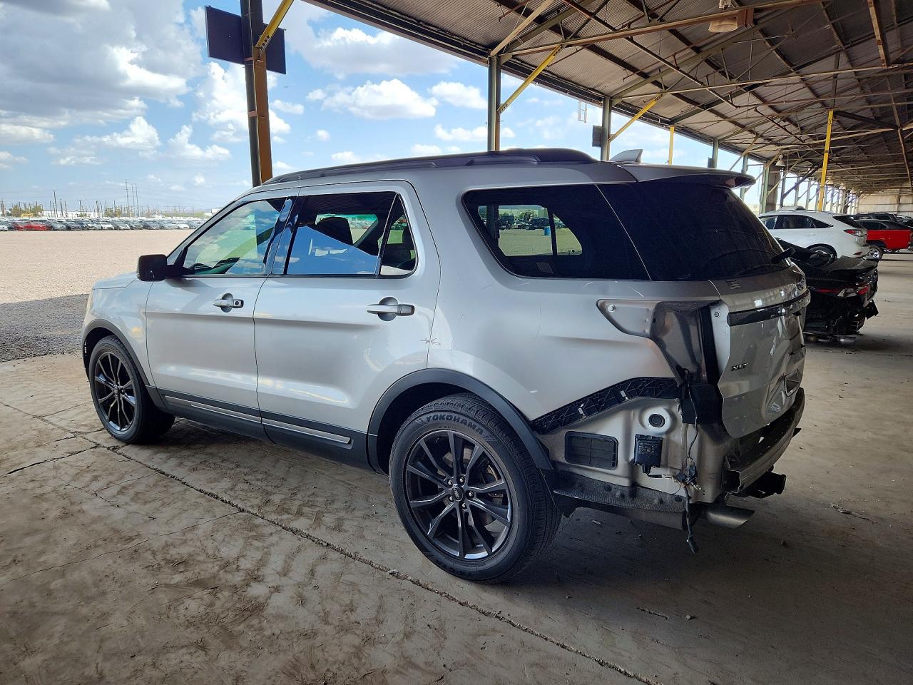 2017 FORD EXPLORER XLT — снимка 2