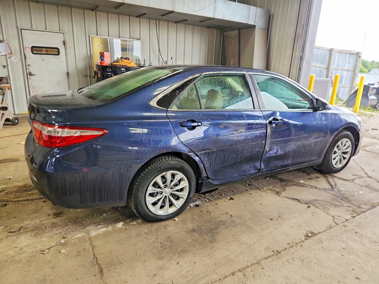 2016 TOYOTA CAMRY LE — снимка 3