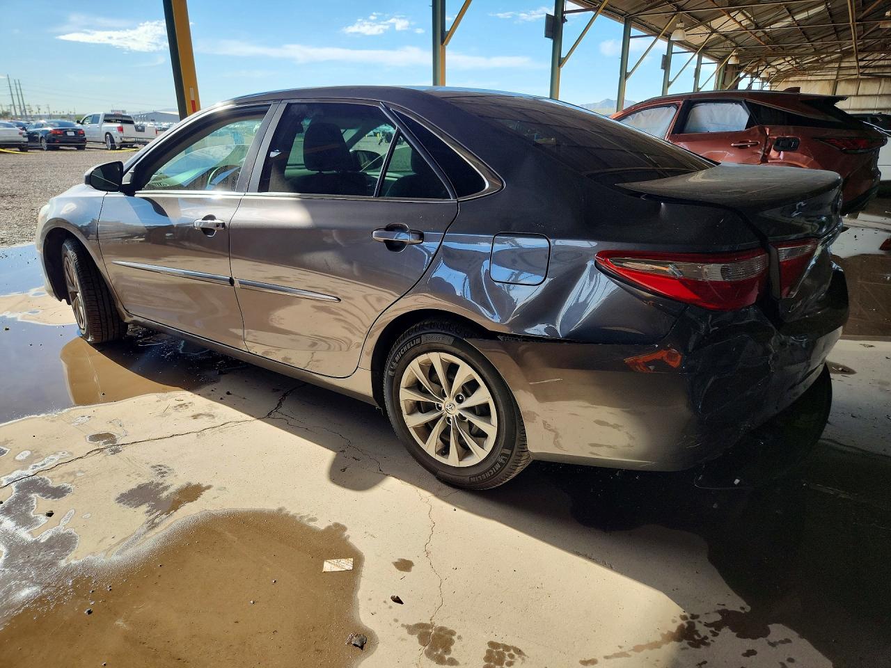 2017 TOYOTA CAMRY LE — снимка 2