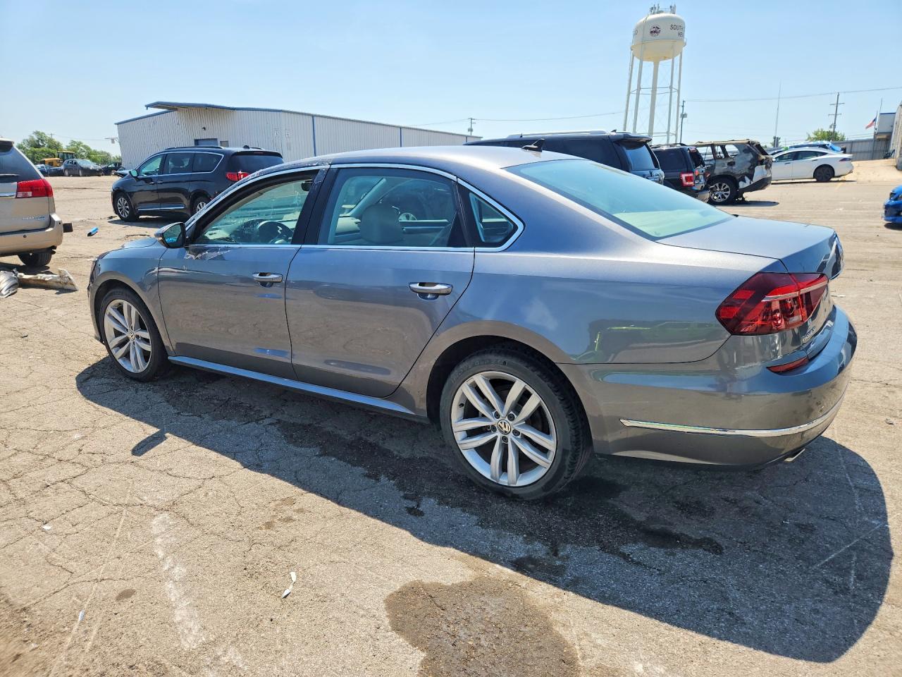 2018 VOLKSWAGEN PASSAT SE — снимка 2