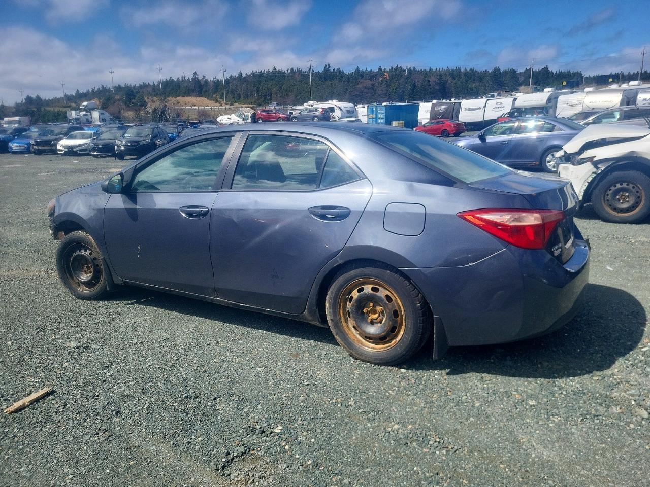 2017 TOYOTA COROLLA LE 4DR — снимка 2