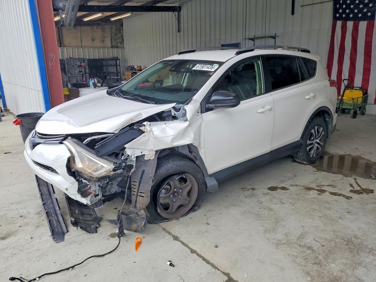 2018 TOYOTA RAV4 LE