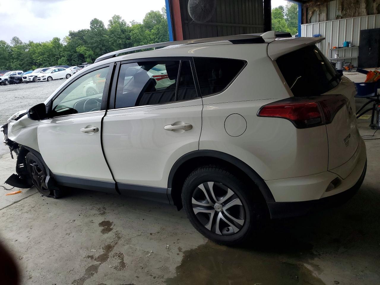 2018 TOYOTA RAV4 LE — снимка 2