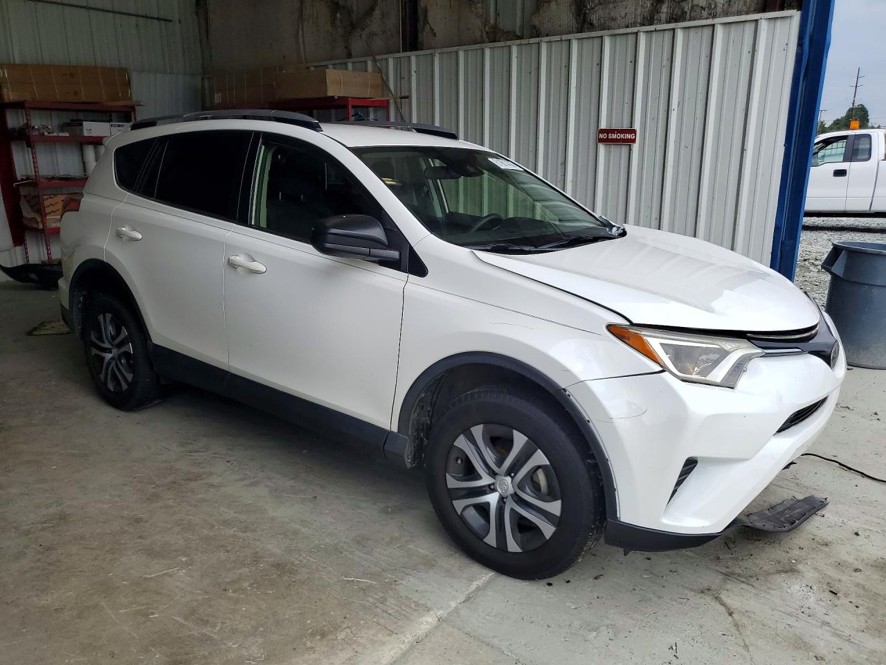 2018 TOYOTA RAV4 LE — снимка 4