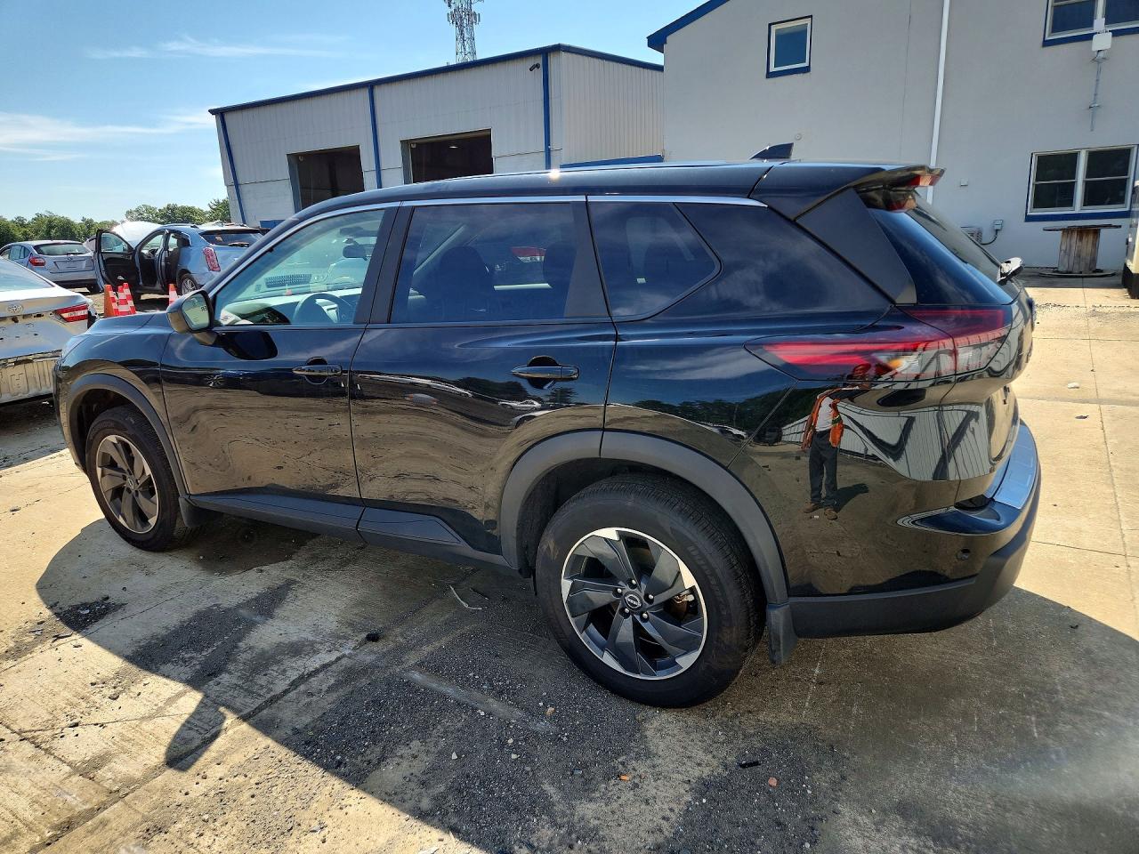 2026 NISSAN ROGUE SV — снимка 2