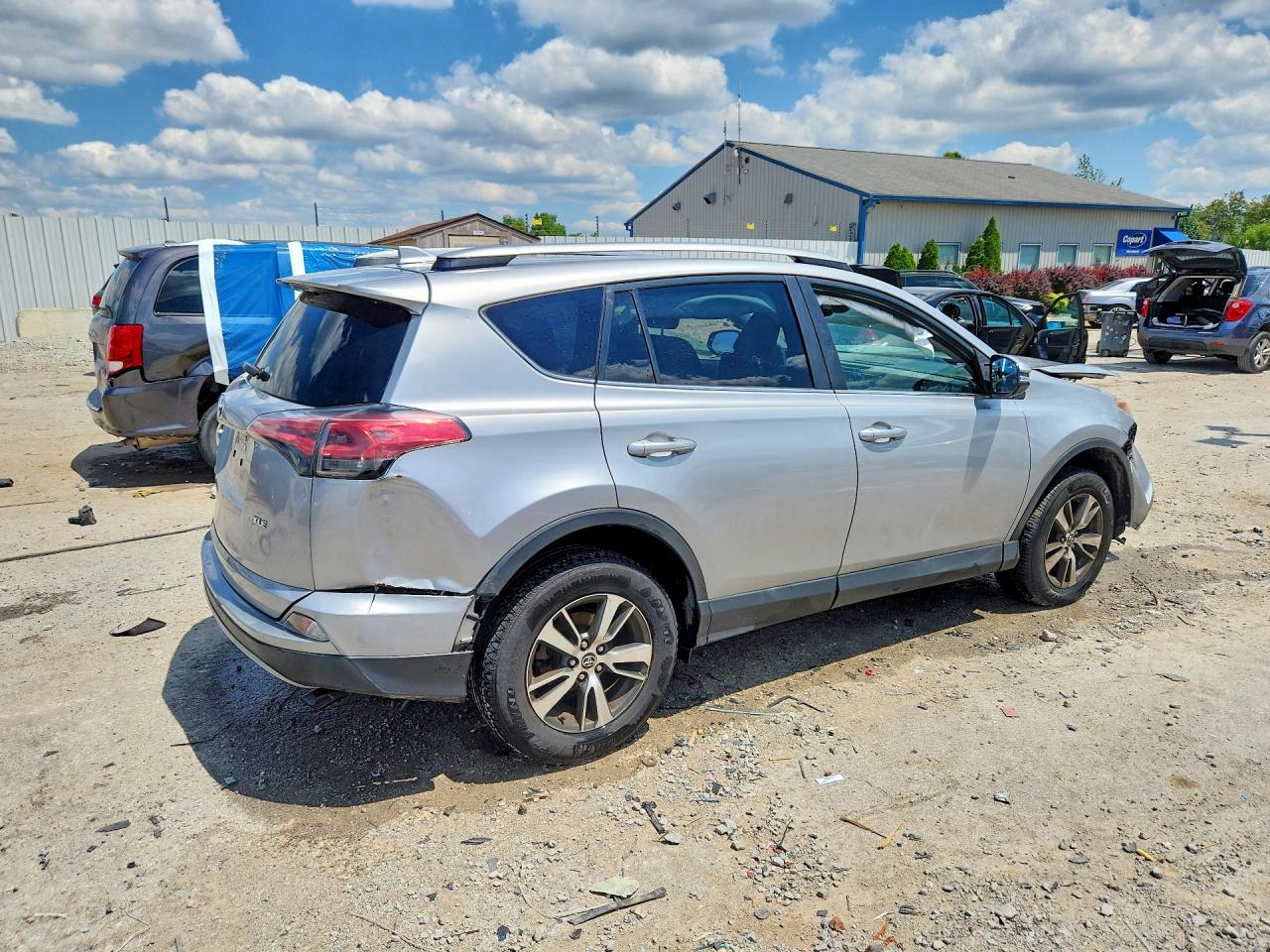2018 TOYOTA RAV4 XLE — снимка 3